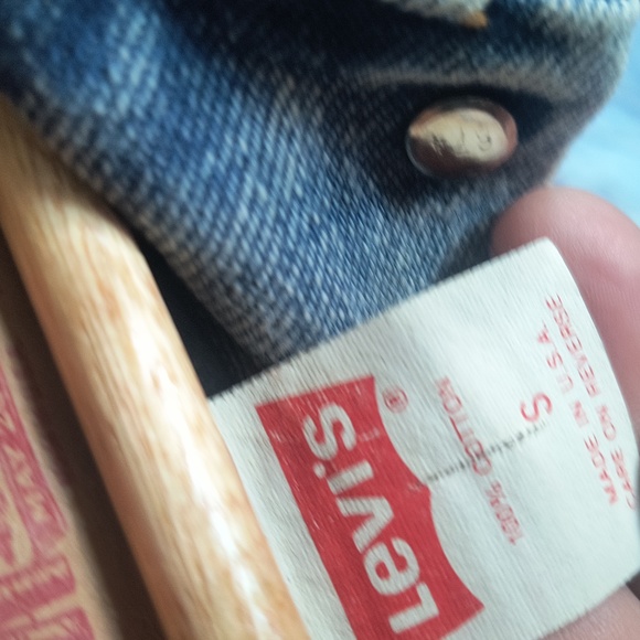 Vintage Levi's Made In The USA Acid Wash Denim Trucker  Jacket Sz Med Women - Picture 4 of 17